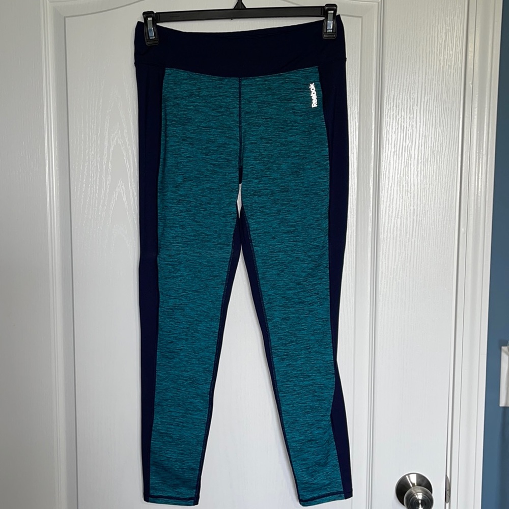 Women’s L navy & turquoise Reebok spandex workout pants.